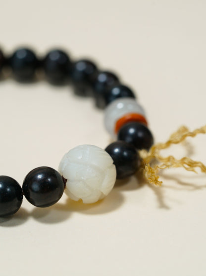 Focused Flow crafted with agate and rosewood Agate Rosewood for bring protection