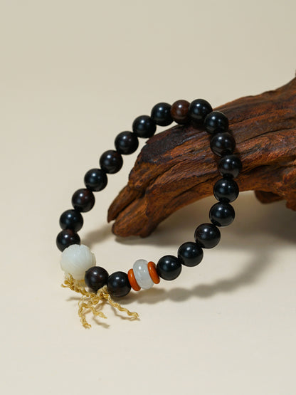 Focused Flow crafted with agate and rosewood Agate Rosewood for bring protection
