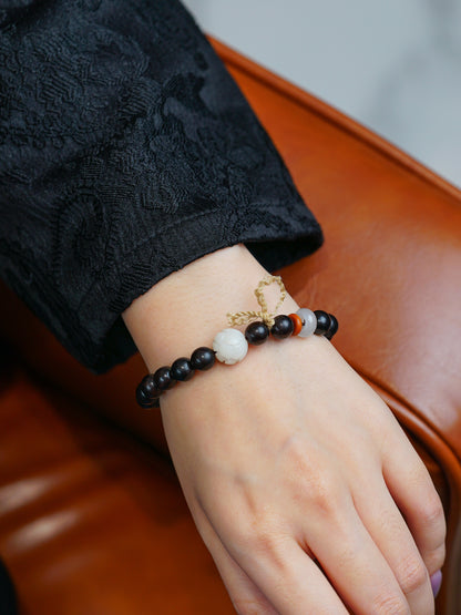 Focused Flow crafted with agate and rosewood Agate Rosewood for bring protection