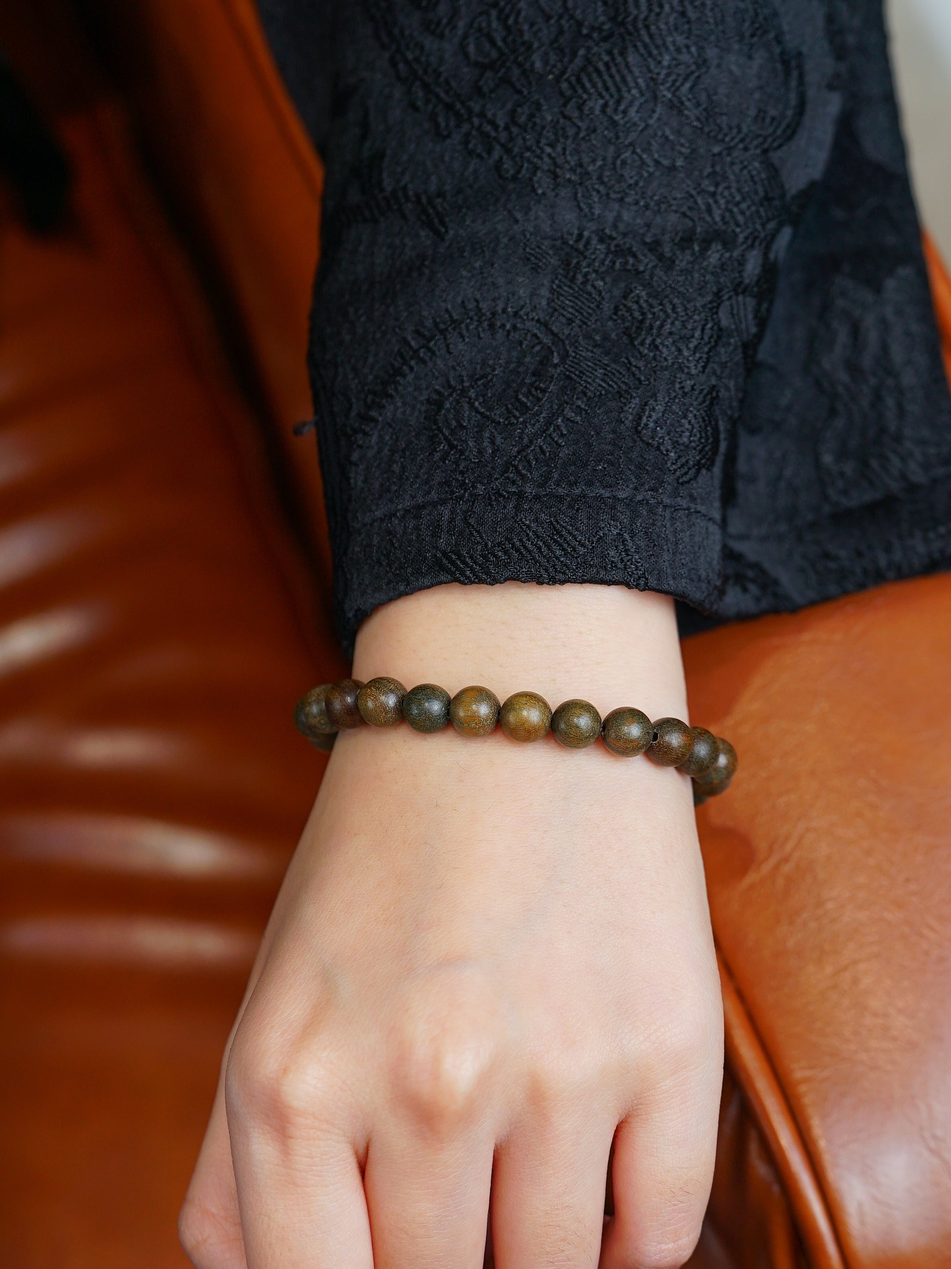 The Quiet Hearth: Rosewood Bracelet for Balance and Focus