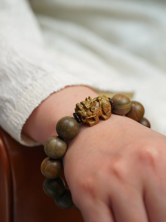 VerdantStrand Green Sandalwood & Pixiu Amulet Bracelet